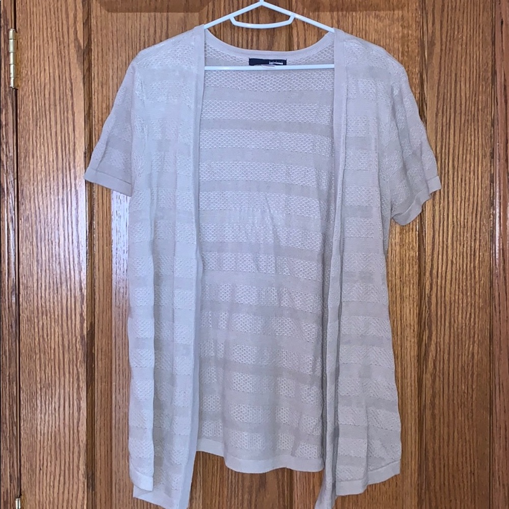 Short sleeve sweater